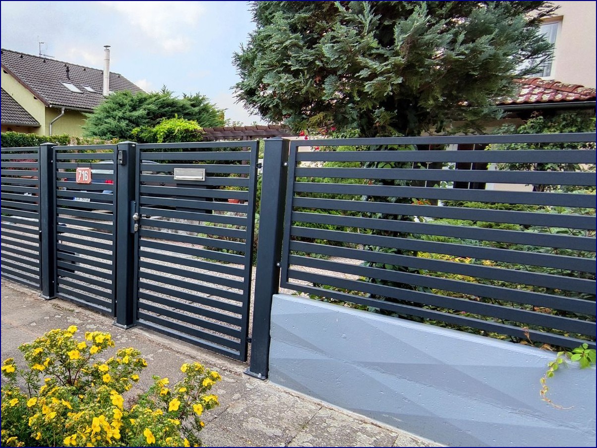 Ocelový plot: 7 důvodů, proč je nejlepší volbou pro vaši bezpečnost